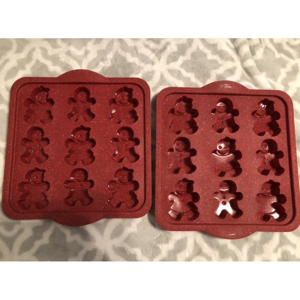 Trudeau Christmas Holiday Gingerbread Chocolate Cookie Cake Soap Mold Silicone 2